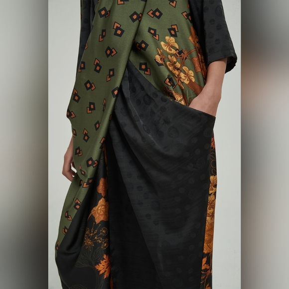 CROSS FRONT SILK MAXI DRESS - Picture 6 of 8